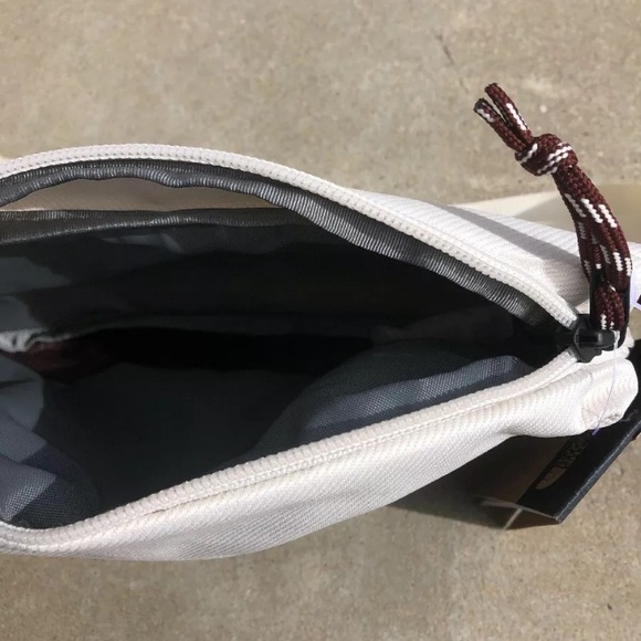 NWT The North Face Lumbar Waist Fanny Pack - Picture 3 of 5